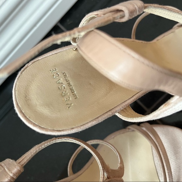 Unworn size 37 VERSACE platform satin heels - Picture 2 of 6